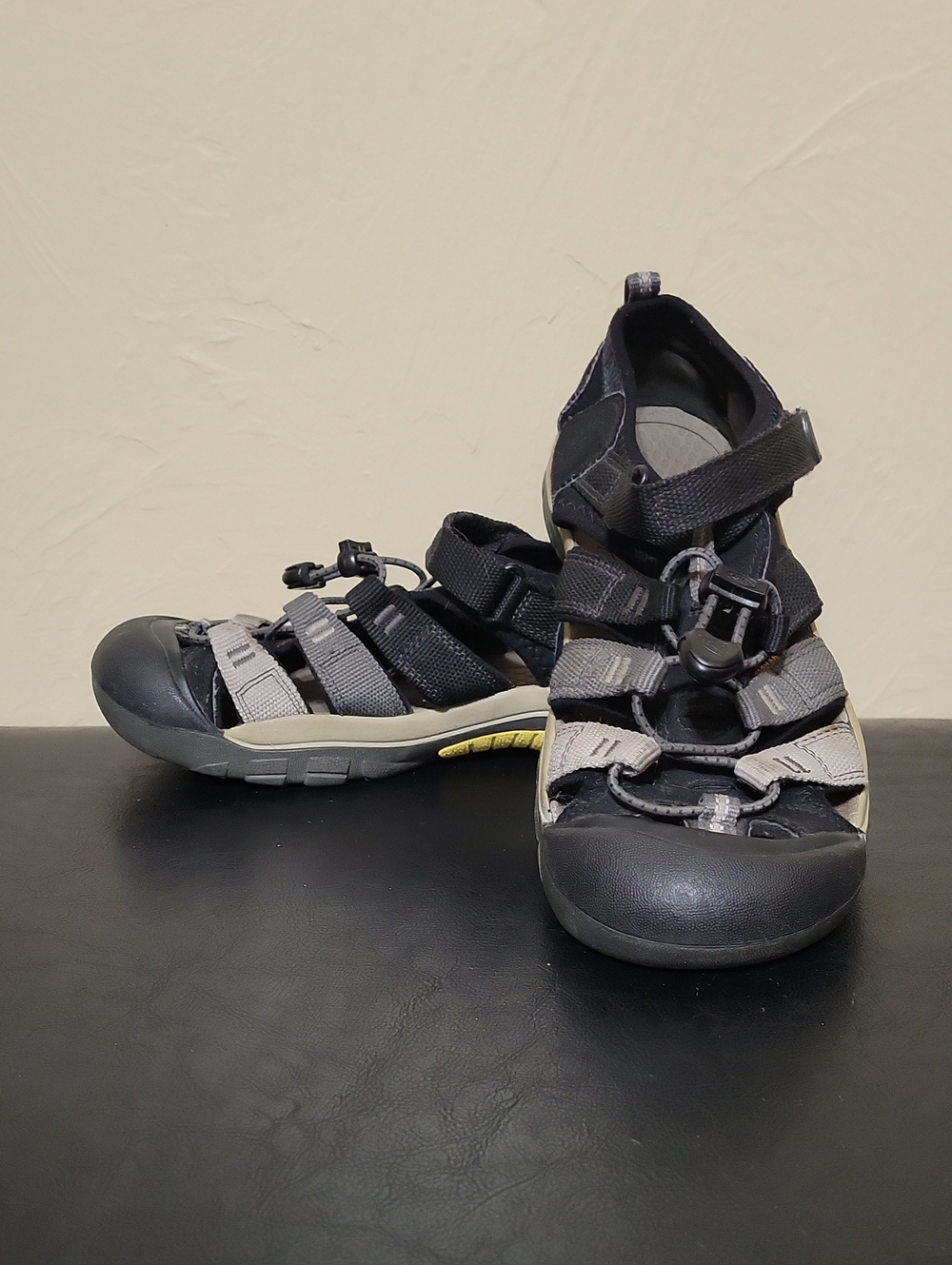 KEEN Kids Black and Gray Newport H2 Sandals